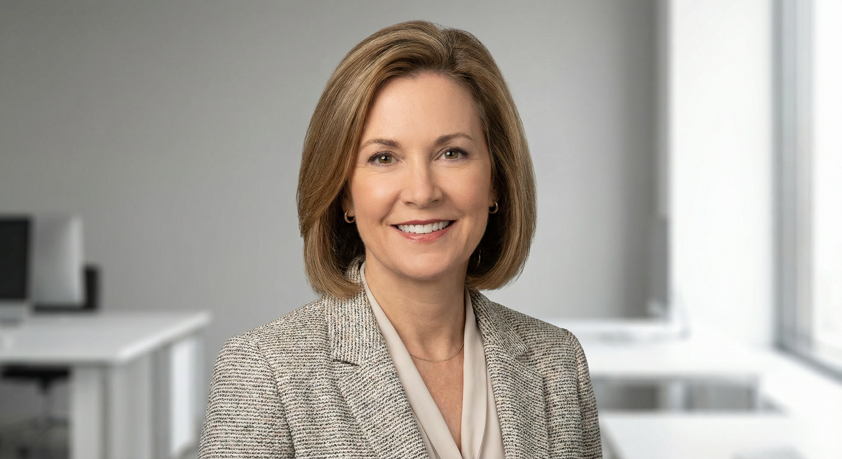 Anna – Wsparcie klienta, zespół OxCloud w koszulce OxCloud